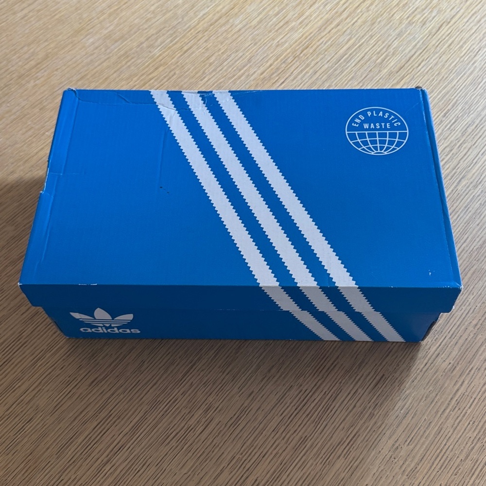Rare Girl Skateboard x Adidas Superstar sz9 Black - Picture 10 of 10